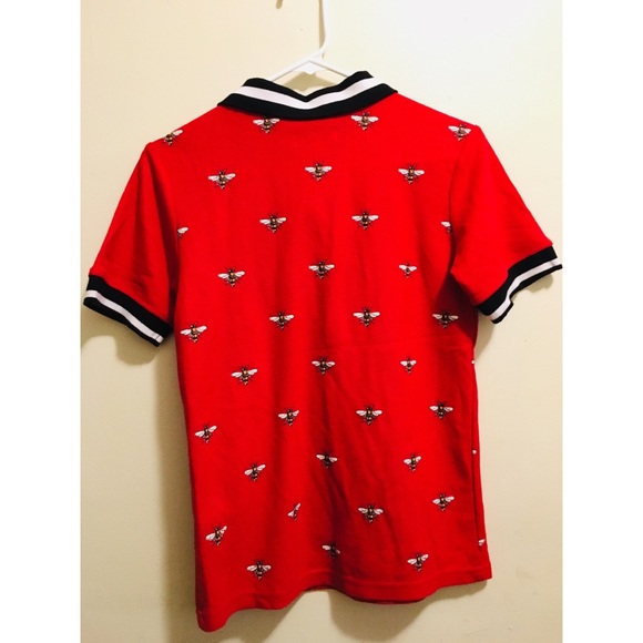 Boys Red bee 🐝 print shirt - Picture 2 of 3